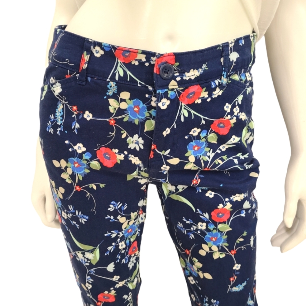 St Johns Bay Blue Floral Capri Pants Size 8 - Picture 4 of 5